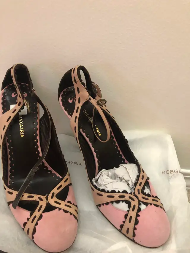 Runway Collection BCBG Max Azria pink suede shoes size 6.5