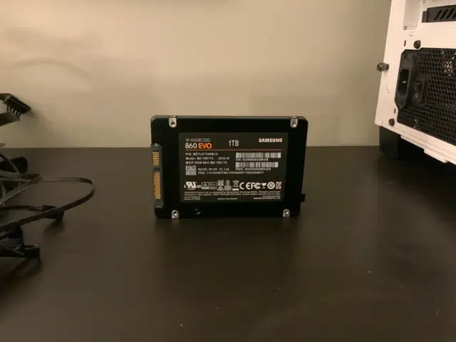 Custom Gaming PC With Monitor in Desktop Computers in Edmonton - Image 8