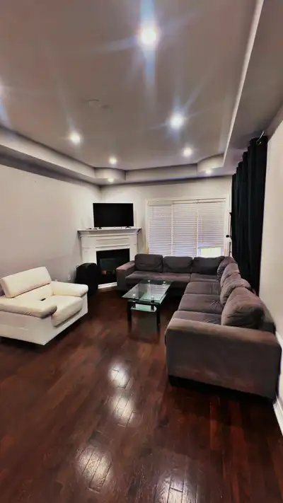 private room available for rent (girls/couples)
