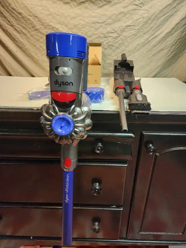 Dyson v8 cordless Vacuum Cleaner upgrade battery, Filter in Vacuums in Oakville / Halton Region - Image 3