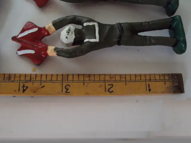 VINTAGE 7 WORLD WAR ONE CASTIRON TOY SOLDIERS in Arts & Collectibles in Barrie - Image 8