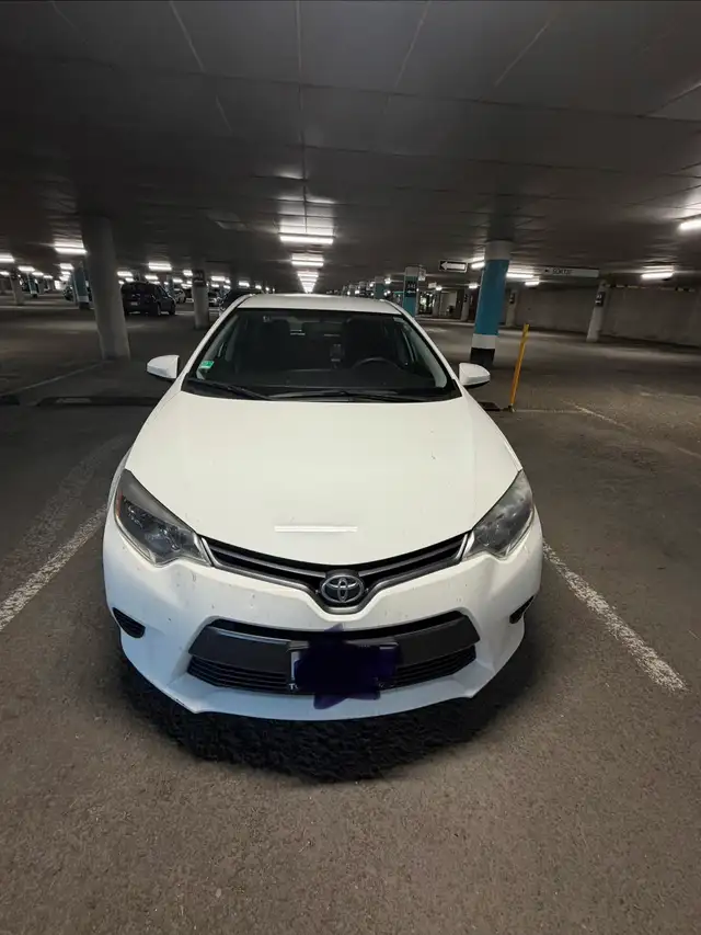 2015 Toyota Corolla LE, Excellent, Winter Tires & Rims 