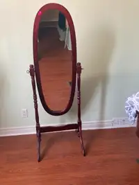 Free standing mirror