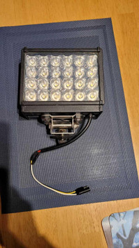 Spot/Lampe de travail NEUVE 70 watts à LED