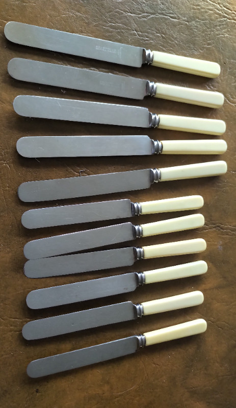 11 Pc. Faux Bone Table Knife Set, B&J Sippel, Sheffield, Firth in Arts & Collectibles in Stratford - Image 4