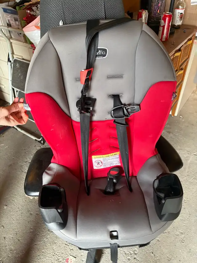 Infant Car Seat in Strollers, Carriers & Car Seats in Ottawa - Image 4