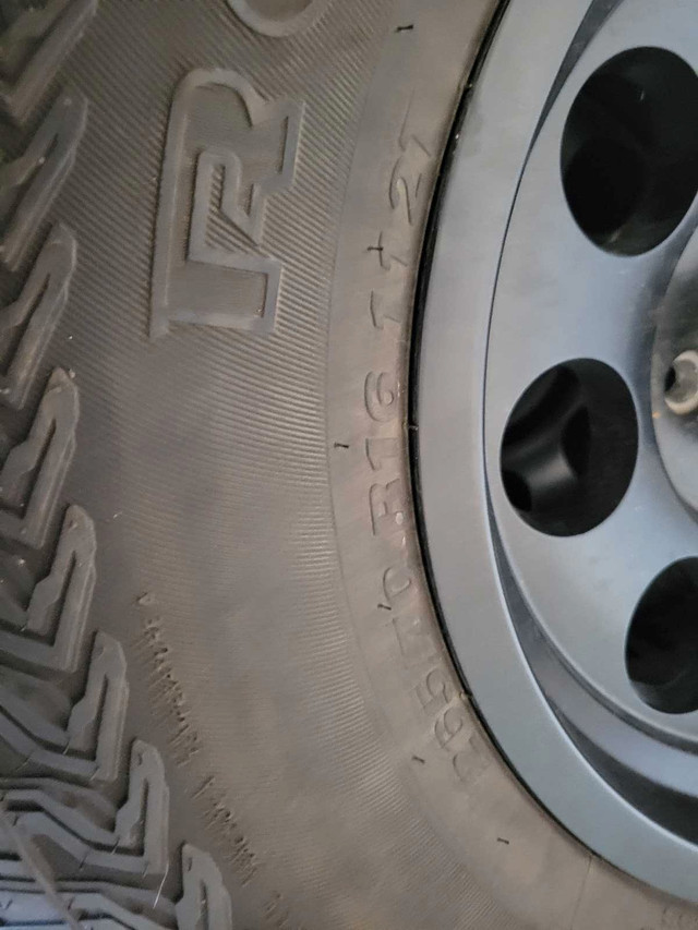 Jeep Tire and Rim Set Road Venture Kumho 265/70 R16 All Weather  in Tires & Rims in London - Image 4