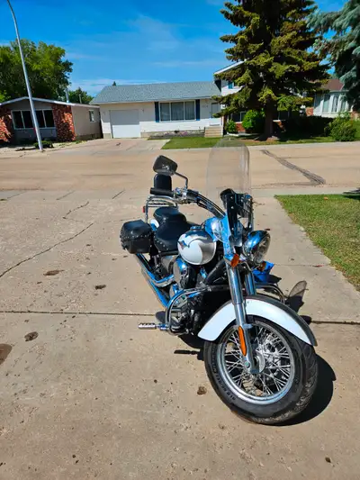 Very clean bike has had seasonal maintenance at E&S now Conlon motor sports. Front tire 3 years old...