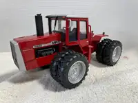 *NEW* 1/32 MASSEY FERGUSON 4880 Prestige farm Toy Tractor
