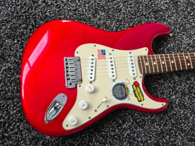 Fender Stratocaster USA état neuve...$1850., View more