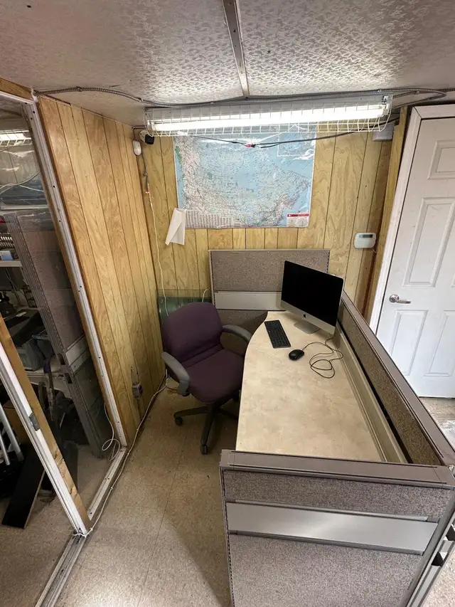 Private Office Desk for Rent – $350/month | 3165 Swansea Crescen in Other in Ottawa - Image 3