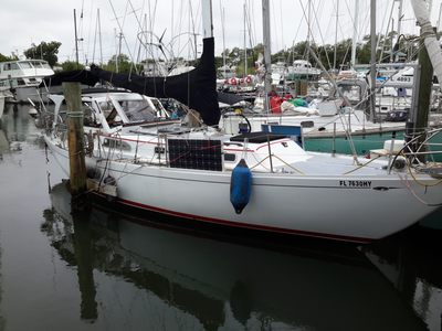 New Volvo 2040 diesel ENGINE, Irwin 38 sloop fin keel that can go fast anywhere around the world (th...