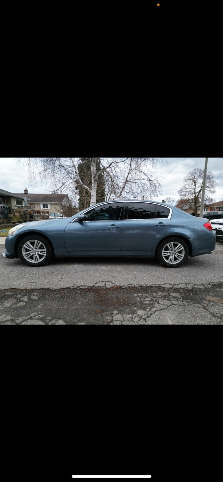 Infiniti G37 2010 photo 3