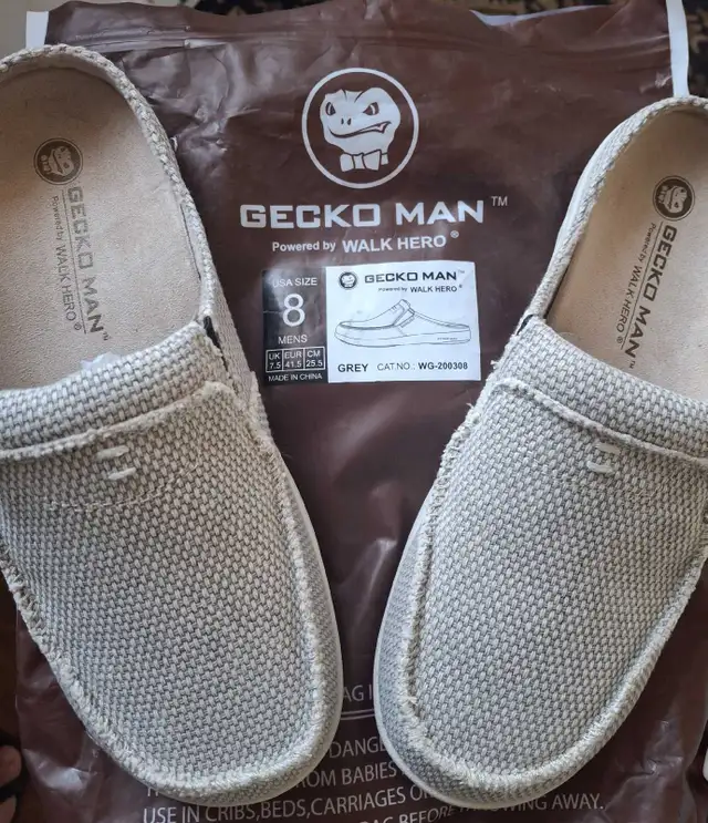 Size 8 Mens Slippers with Arch Support, Canvas in Men's Shoes in Lethbridge - Image 2