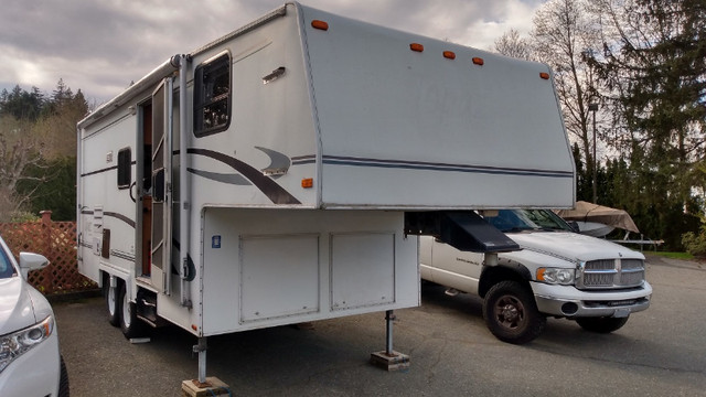 Triple E  24' 5th Wheel Travel Trailer in RVs & Motorhomes in Campbell River - Image 3