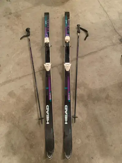 RADIAL skis with SCOTT poles, View more