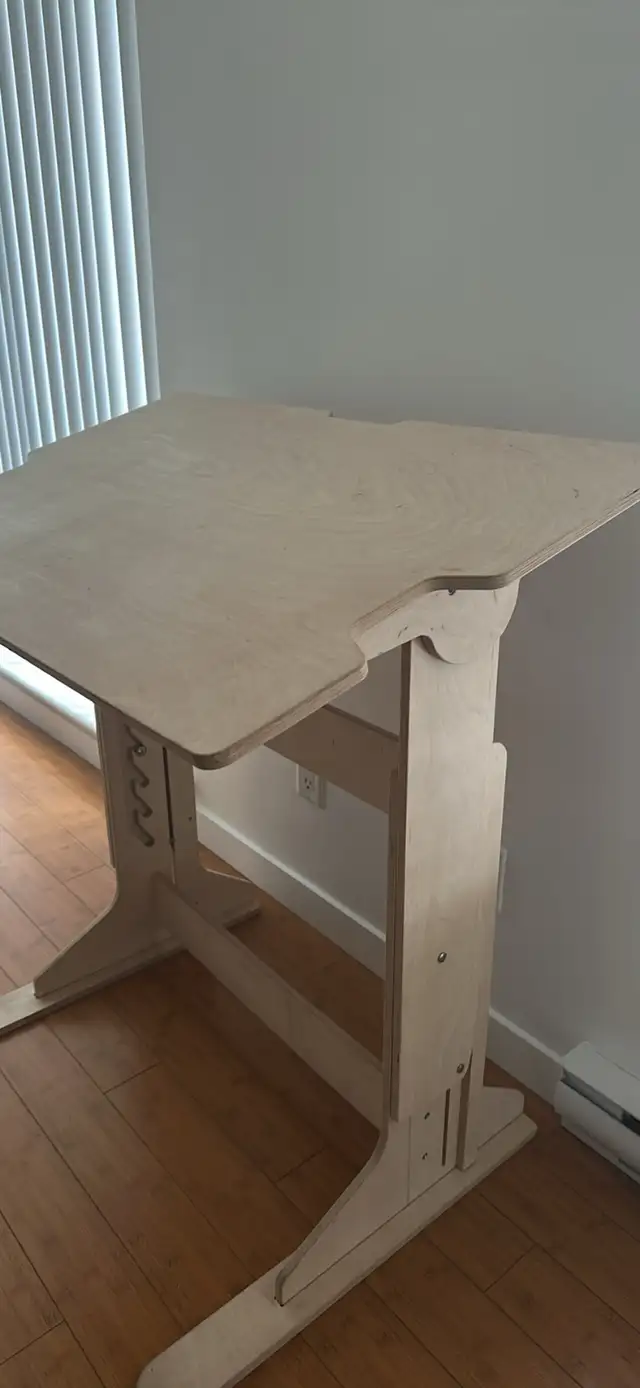 Desk for Sale in Desks in Downtown-West End - Image 3