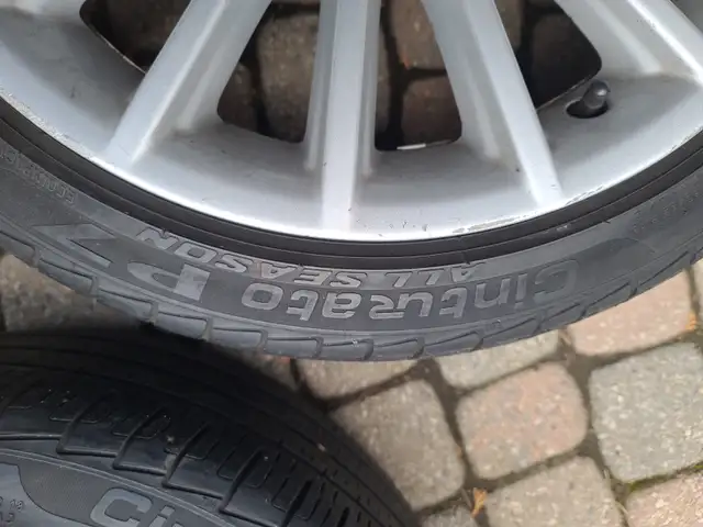Pair of BMW Rims and Pirelli All Season Tires 225X40R18 in Tires & Rims in Mississauga / Peel Region - Image 5
