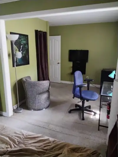 I have a room in my home for rent to a non- smoker, ideally a student. I am in central/north end Hal...