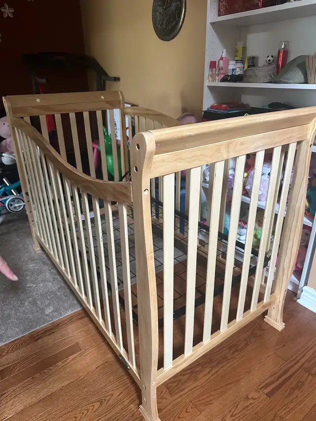 Dream On Me Kids/Toddler Bed + Mattress – Solid Wood Frame in Other in Ottawa - Image 2