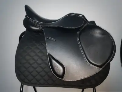 LIMITED TIME SALE 15 % OFF Horse Tack on low SALE prices. Available in Leather & Artificial Leather...