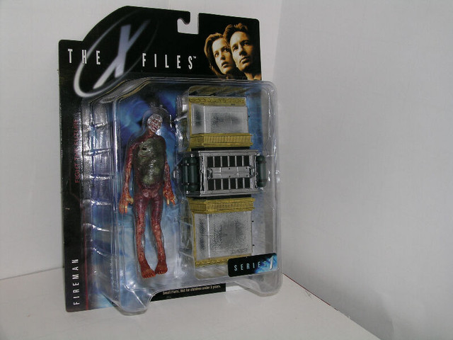 X Files stuff and Fireman figure Mulder Scully in Toys & Games in Kitchener / Waterloo - Image 3