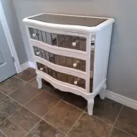 Fancy  3 drawer chest.