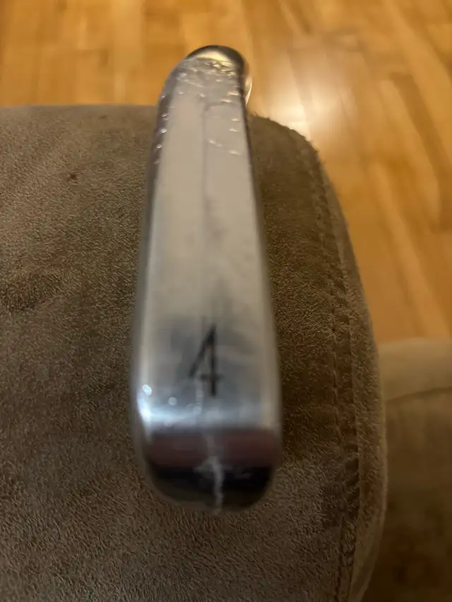 Titleist U505 4 Iron in Golf in Hamilton - Image 3