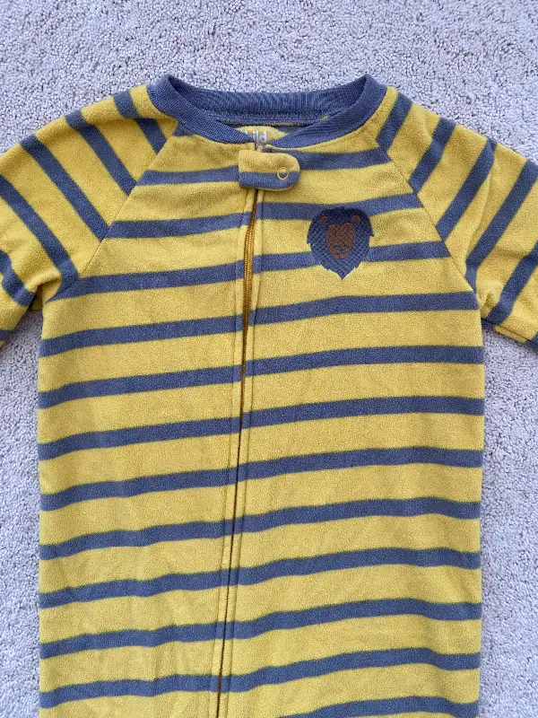 5T Lion Onesie/ Sleeper (Used New Condition) in Clothing - 5T in Winnipeg - Image 7