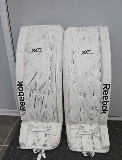 Reebok XLT 24JR - 30+1 Junior goalie pads, View more