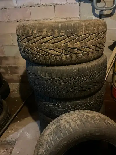 A set of 4 winter tires NOKIAN hakkapeliitta 7 very good condition used for 1.5 season