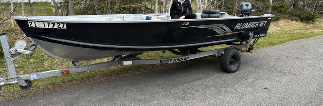 16’ Alumacraft fishing boat with trailer in Powerboats & Motorboats in Cape Breton