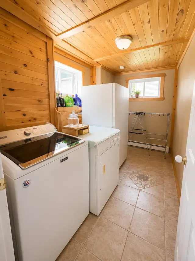 A QUI LA CHANCE CLÉE EN MAIN  in Houses for Sale in West Island - Image 9