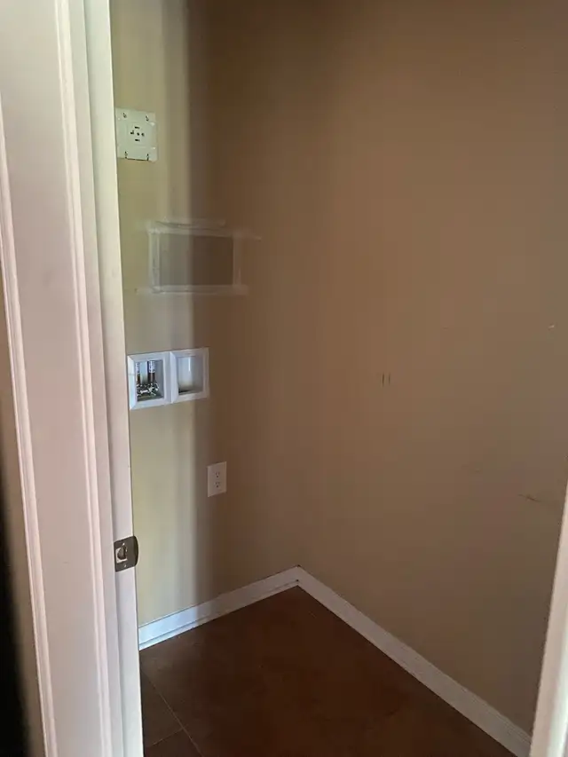 2 Bedroom Condo Available for Rent in Aylmer, Quebec in Long Term Rentals in Gatineau - Image 9