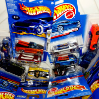 10 Hot Wheels Pickup 56 Chevy, 40 Ford, F-150, Deora Surf boards