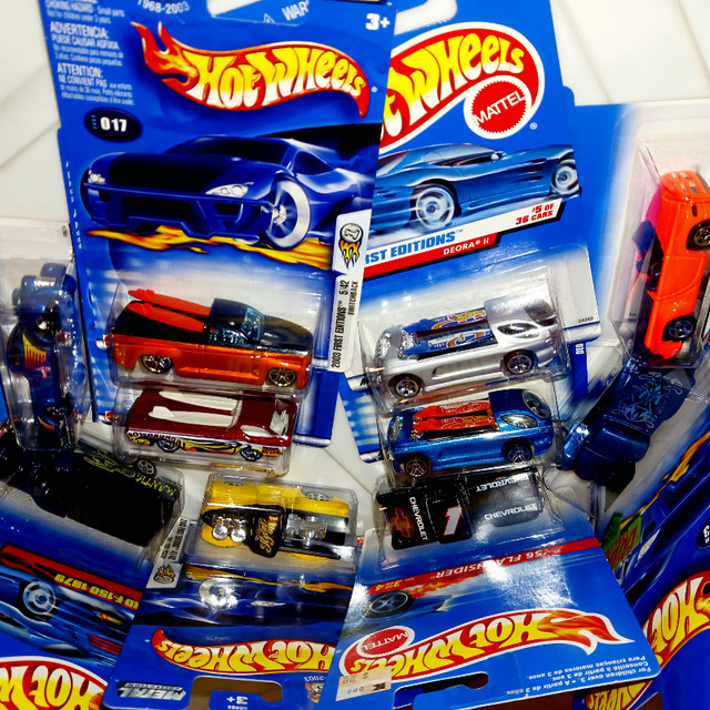 10 Hot Wheels Pickup 56 Chevy, 40 Ford, F-150, Deora Surf boards in Toys & Games in Hamilton