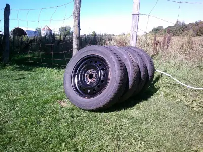 Pneus Continental Winter 195/65R15 95T. semelles 6/32=Pour TOYOTA PRIUS