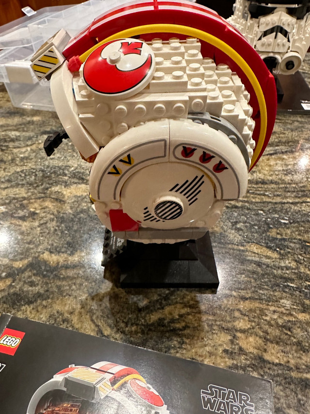 Lego Star Wars Luke Skywalker Red Five Helmet 75327 in Toys & Games in Oshawa / Durham Region - Image 3