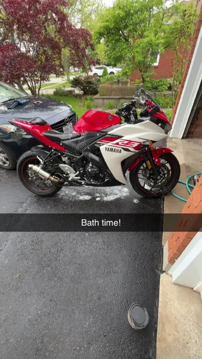 2015. Has new race tires. crack on right upper right fairing drop from low speed. Will set back to s...