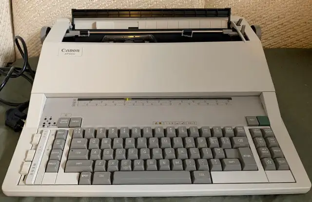 Canon Electric Typewriter632346543146251229