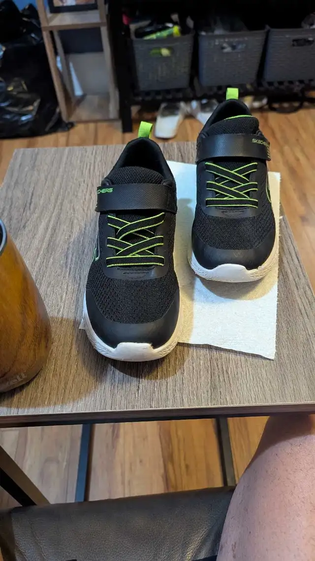 size 2 youth.kids running shoes in Kids & Youth in Cambridge - Image 4