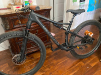 2020 specialized carbon comp EVO • Bike in brand new condition •