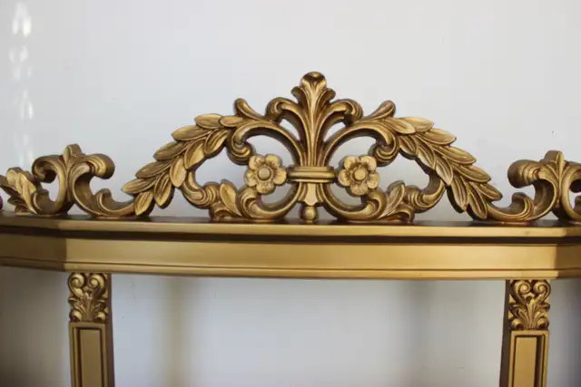 Vintage Syroco Curio Wall Cabinet Ornate Hollywood Regency Shelf in Storage & Organization in Ottawa - Image 6