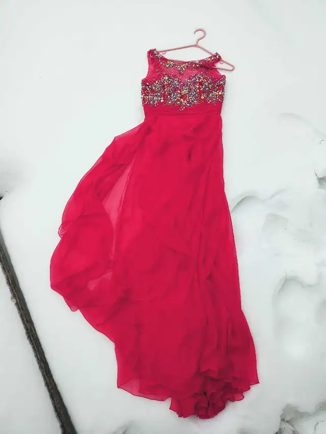 Red prom dress size10 in Women's - Dresses & Skirts in Kitchener / Waterloo - Image 2