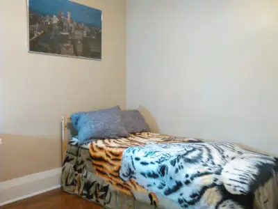 Room4Rent available right now for Male student/Young professiona