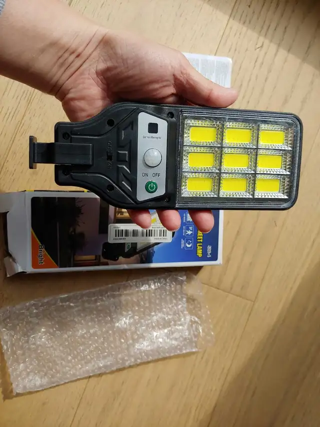 LED Light, Motion Sensor Solar, New, VERY Bright436100279651553283