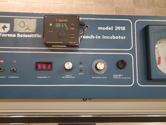 Forma Scientific Model 3918 Reach-in Incubator in Other in Calgary - Image 2