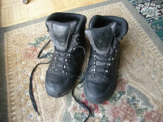 Men's winter boots Uggs, Land's End in Men's Shoes in Markham / York Region - Image 8