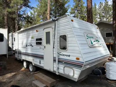 Good condition, everything works, missing stairs Please text or call David @ 403-809-3283