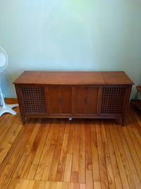 Stereo cabinet 